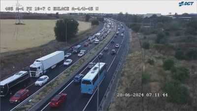 Dos accidentes de tráfico complican la entrada a Madrid por la A-4 y la A-42