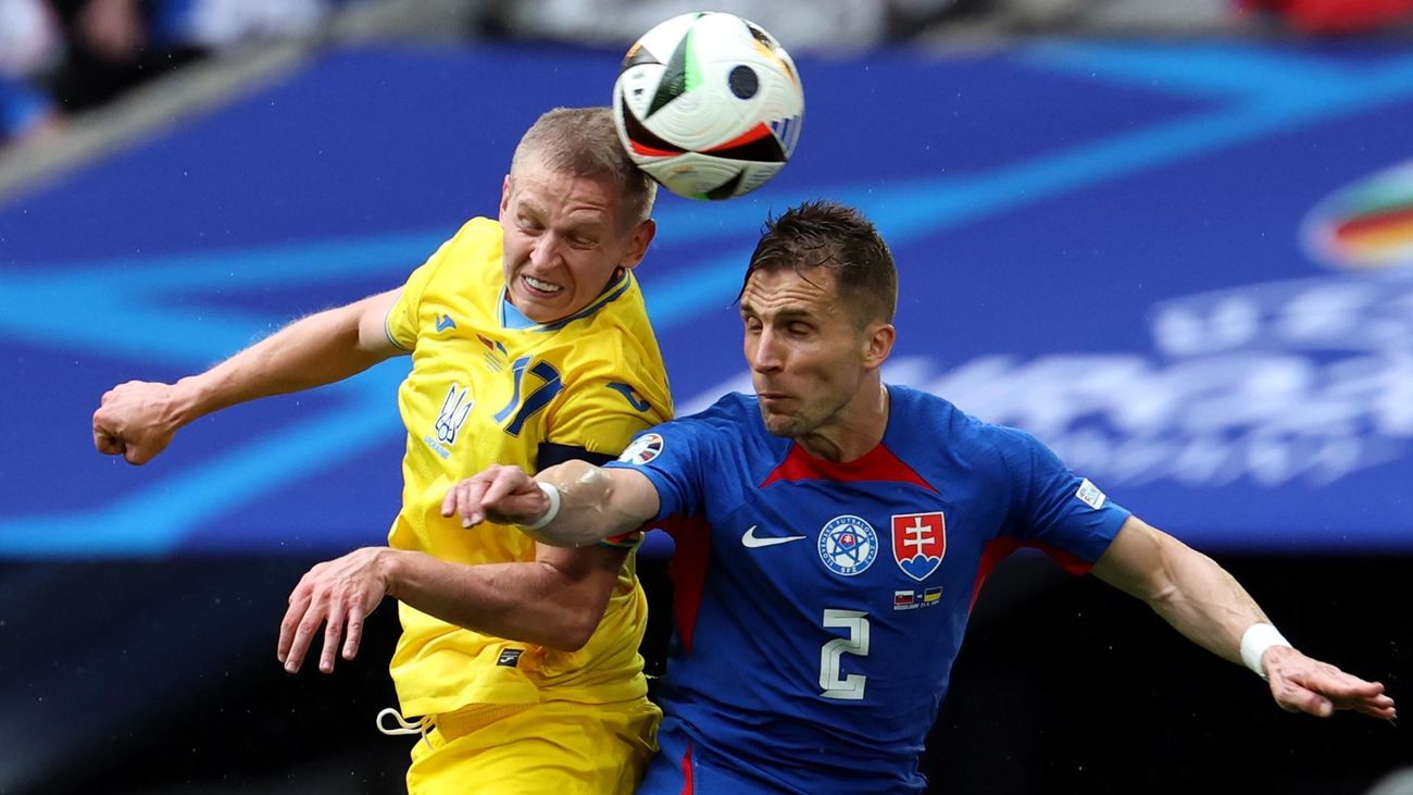 1-2. Ucrania remonta a Eslovaquia