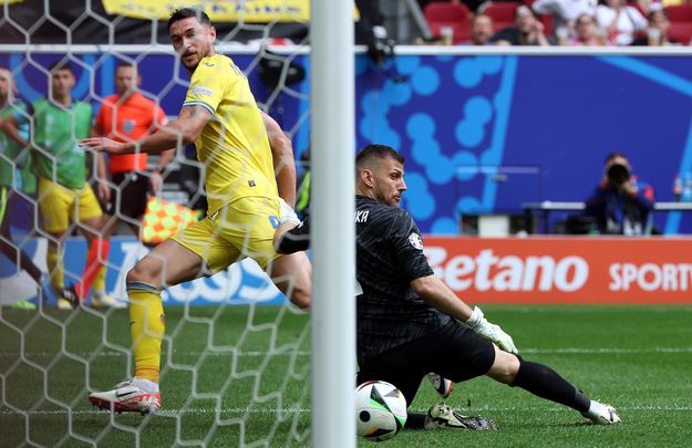 Roman Yaremchuk marca a Eslovaquia / EFE