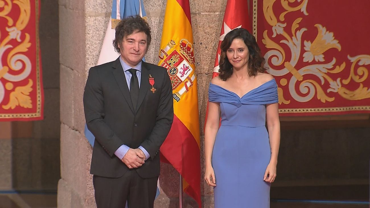 Ayuso impone la Medalla Internacional de Madrid a Javier Milei elogiando la "defensa de la libertad"