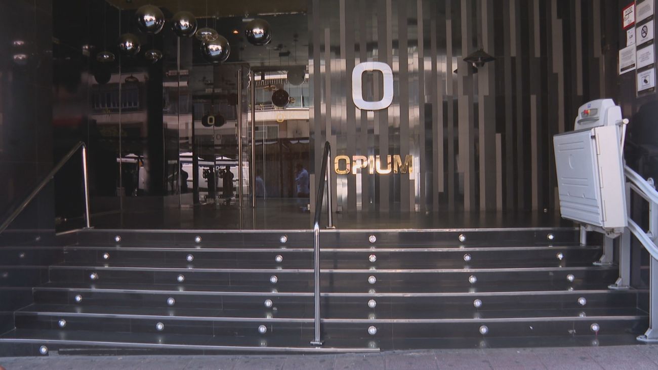 Entrada de la discoteca Opium