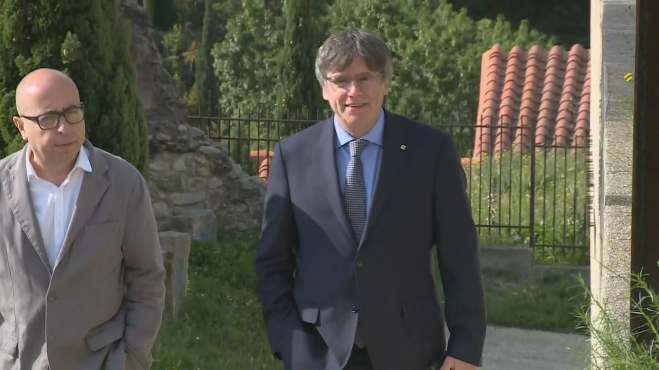 El juez pide la imputación de Puigdemont y Artur Mas por alta traición