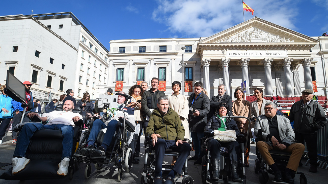 Enfermos de ELA: "Que nadie tenga que renunciar a vivir queriendo hacerlo"
