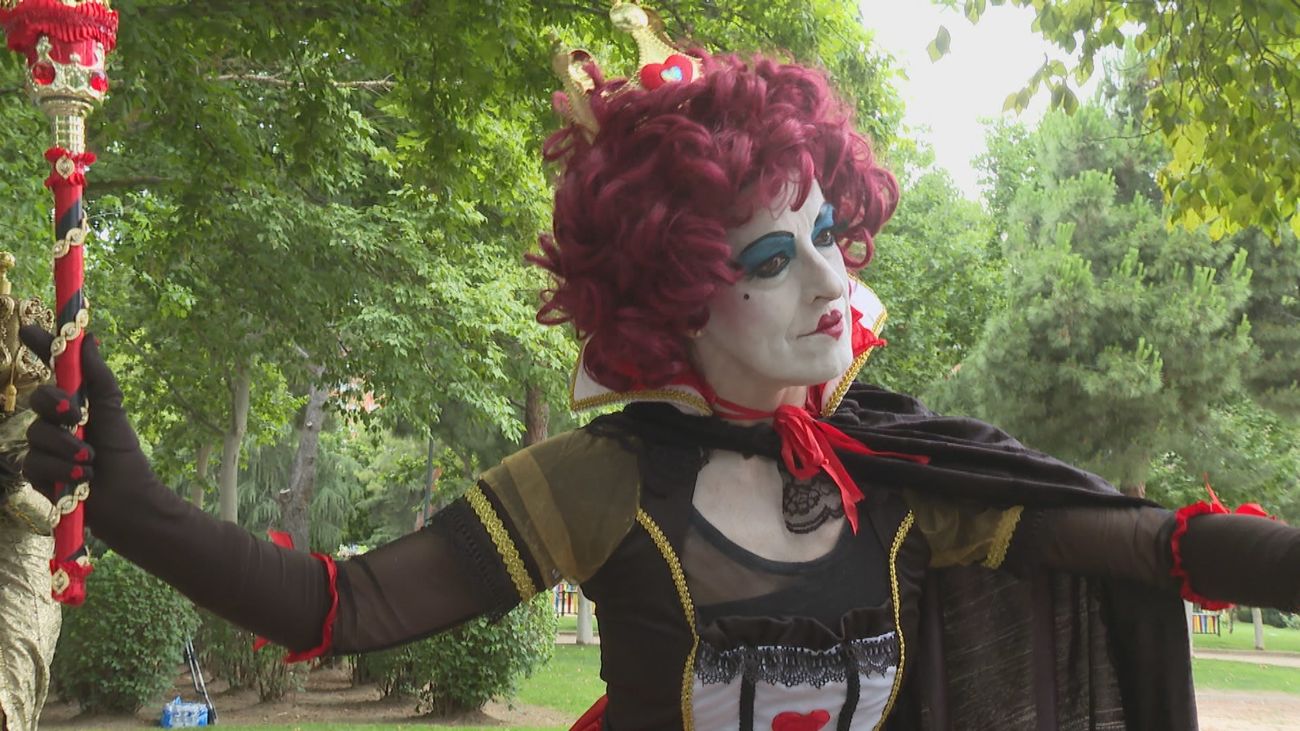 25 artistas se convierten en estatuas humanas en Leganés