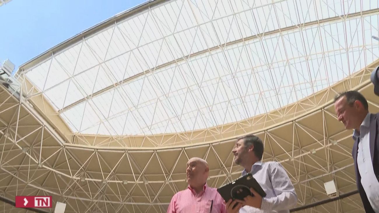 Moralzarzal estrena su flamante cubierta retráctil de la plaza de toros