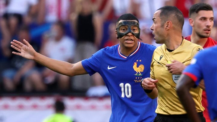 1-1. Francia tropieza con Polonia y es segunda