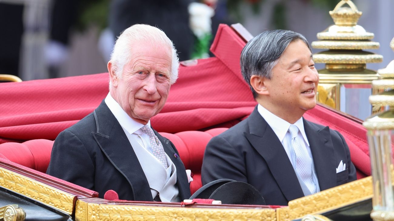 Los emperadores de Japón, recibidos por los reyes de Gran Bretaña en su visita oficial