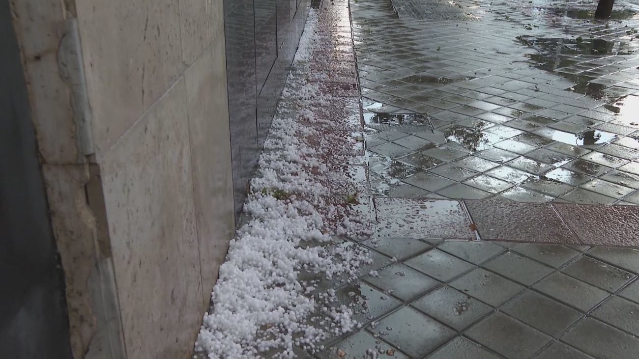 Una fuerte granizada sorprende a la capital en pleno mes de junio