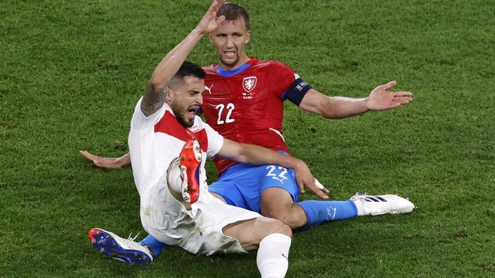 1-2. Turquía elimina a Chequia en el caos