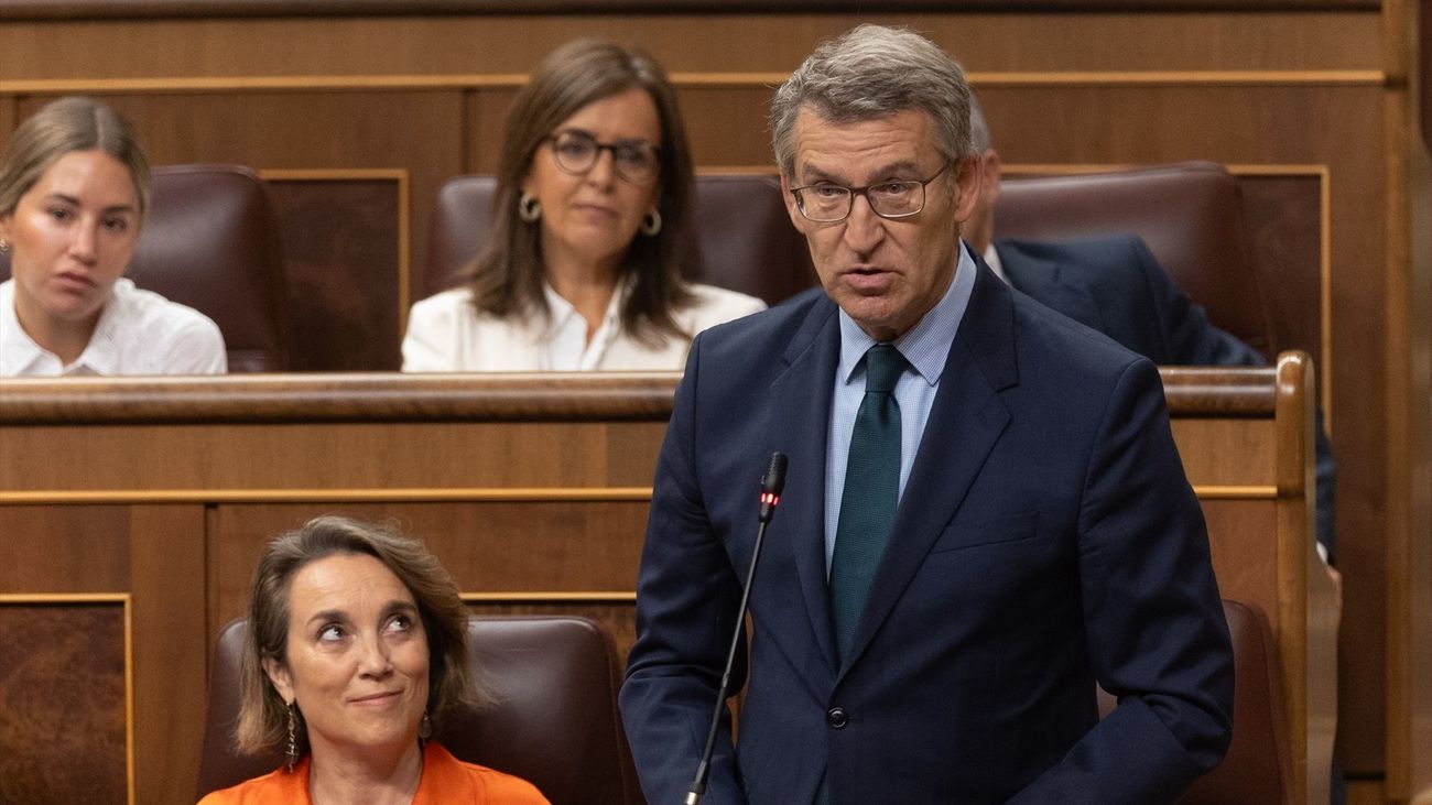 Feijóo pide a Sánchez que explique públicamente las investigaciones judiciales a miembros de su familia