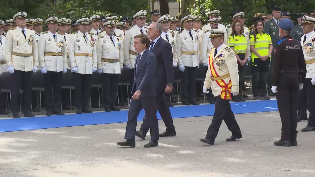 La Policía Municipal de Madrid entrega en El Retiro los reconocimientos por el día de su patrón