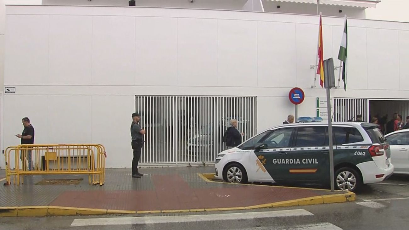 Los agentes supervivientes de la embestida de una narcolancha en Barbate se sienten "muy abandonados"