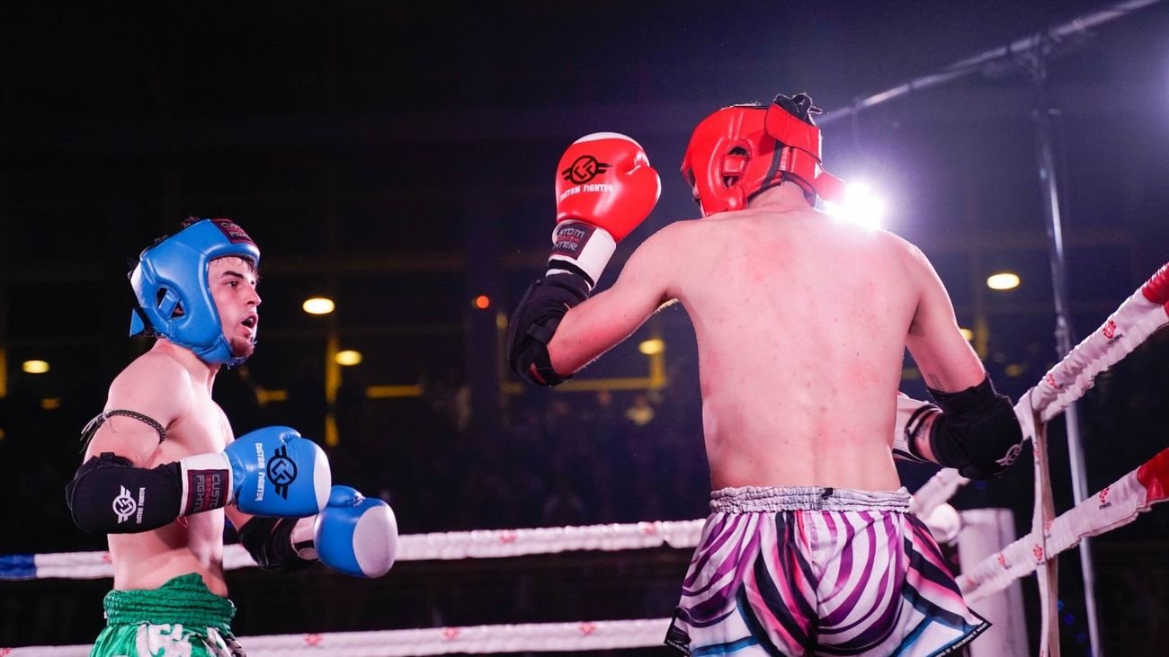 Una velada de boxeo y muay thai en la plaza de toros de Colmenar Viejo