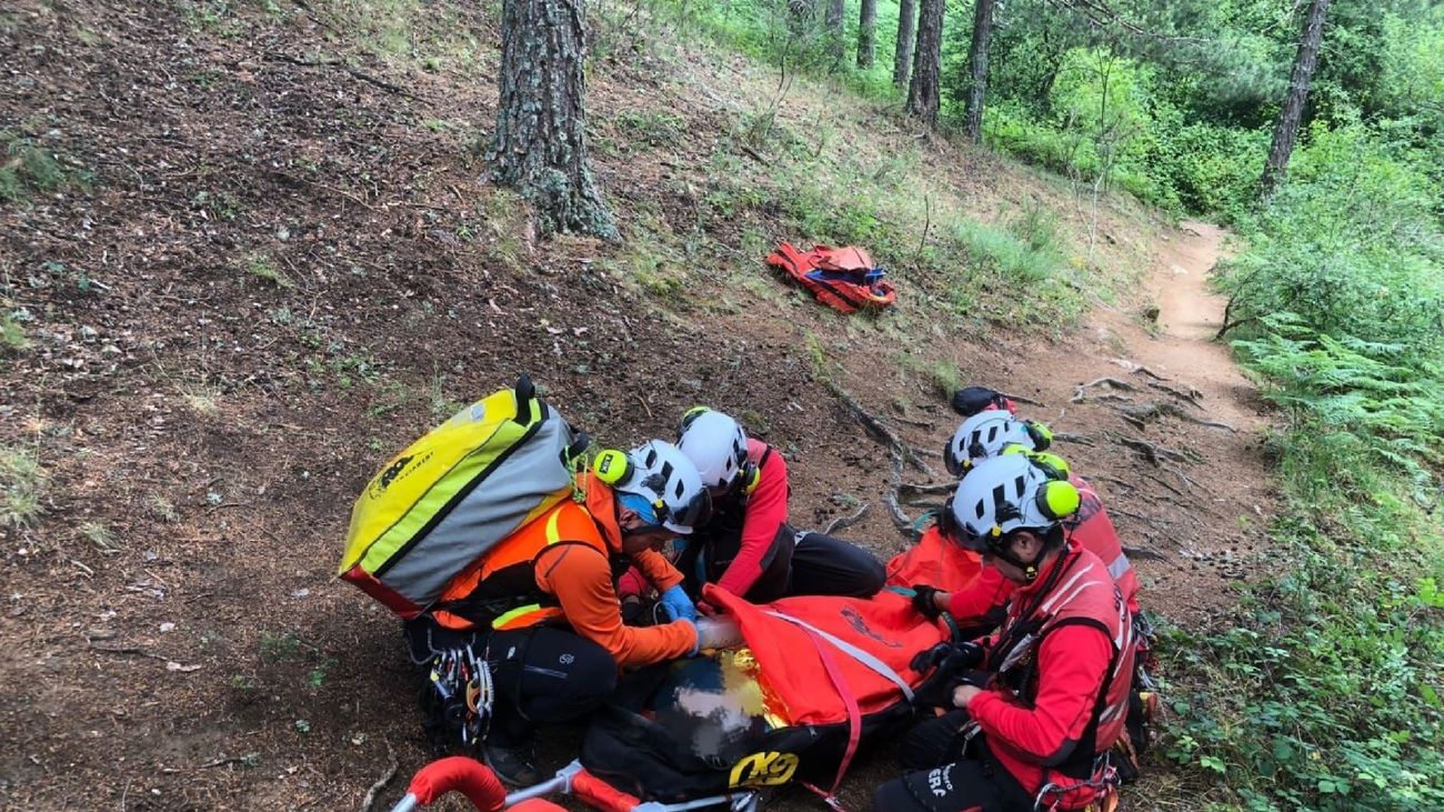 Rescatan a una senderista de 58 años accidentada en Cercedilla