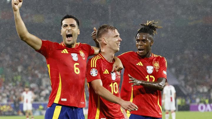 Merino, Olmo y Williams / EFE