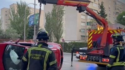 Cuatro heridos leves en dos aparatosos accidentes tráfico en Madrid