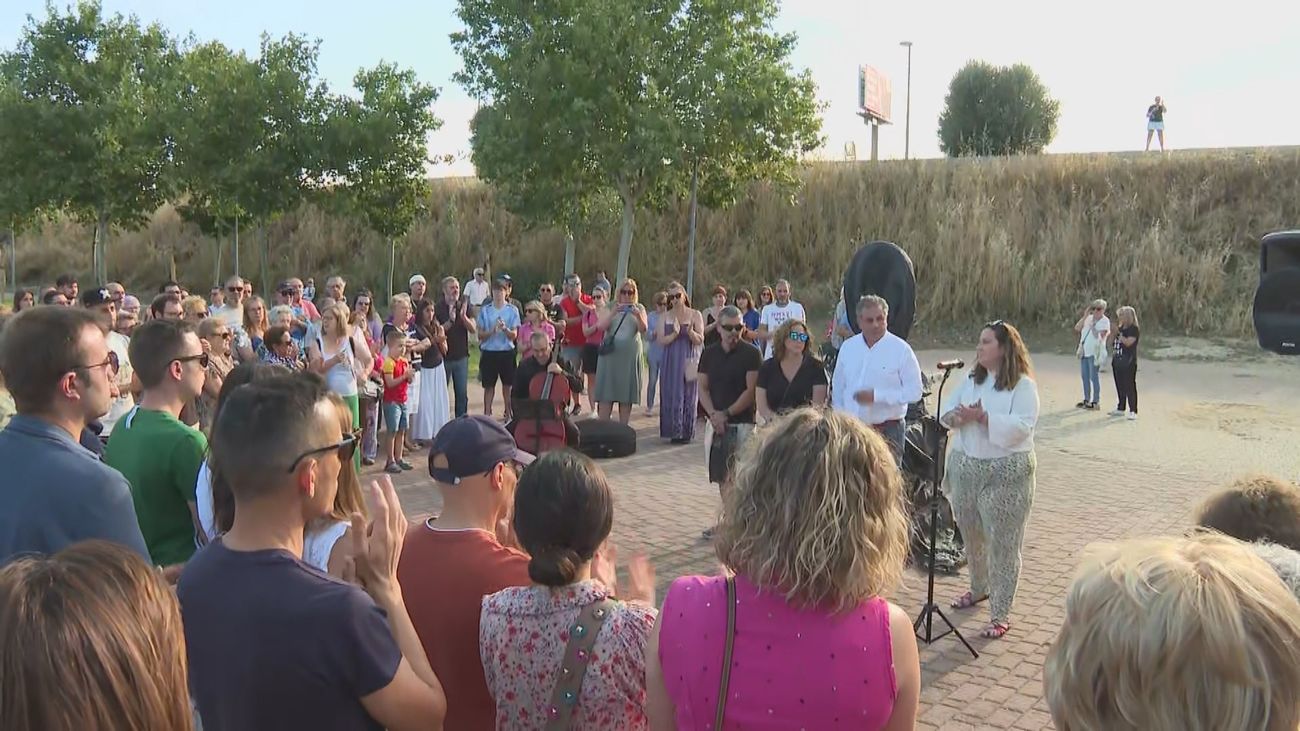 Parla recuerda a Cristina Romero en el segundo aniversario de su brutal asesinato