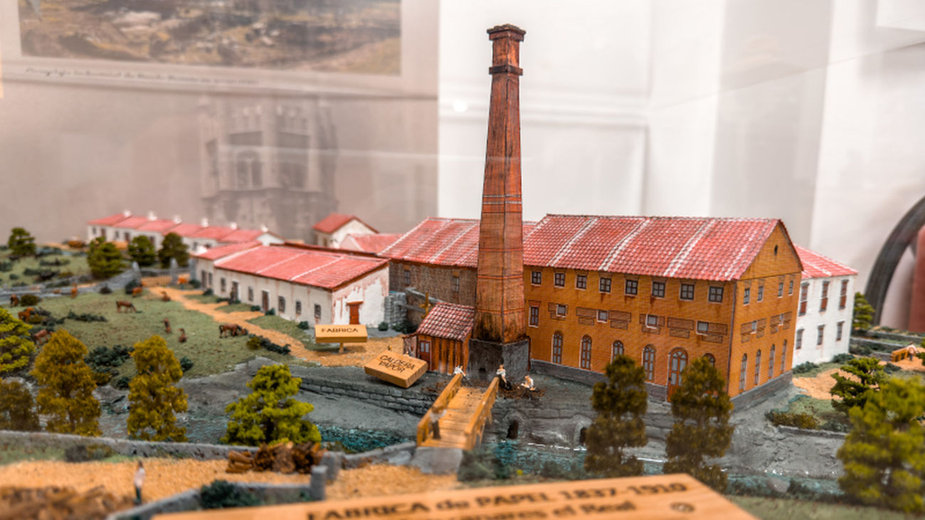 Maqueta de la fábrica de papel de Manzanares El Real