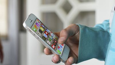 8 de cada 10 menores consumen pornografía. ¿Cuál es la solución sin 'castigar' a los adultos pidiéndoles un carnet?