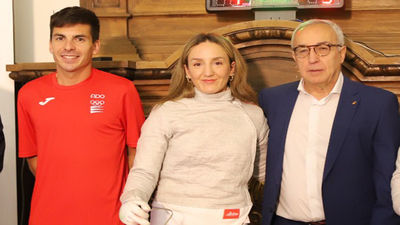 Los madrileños Lucía Martín-Portugués, en esgrima, y Yago Rojo, en atletismo, optimistas de cara a París