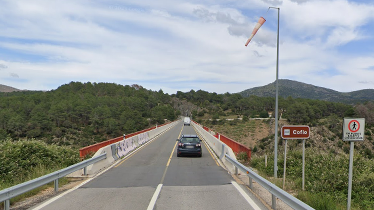 Puente de la M-505 sobre el río Cofio