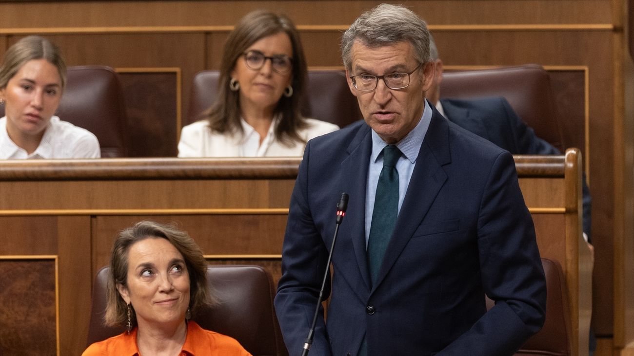 Feijóo pide retirar la "ridícula" propuesta del Gobierno sobre el porno