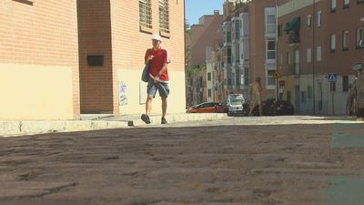 La calle Luis Portones de Madrid, la olvidada de la operación asfalto