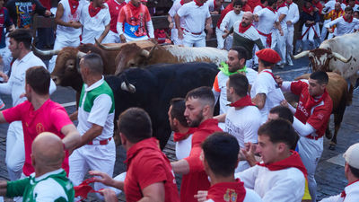 Seis heridos en el primer encierro de los Sanfermines, uno por asta de toro en el paladar