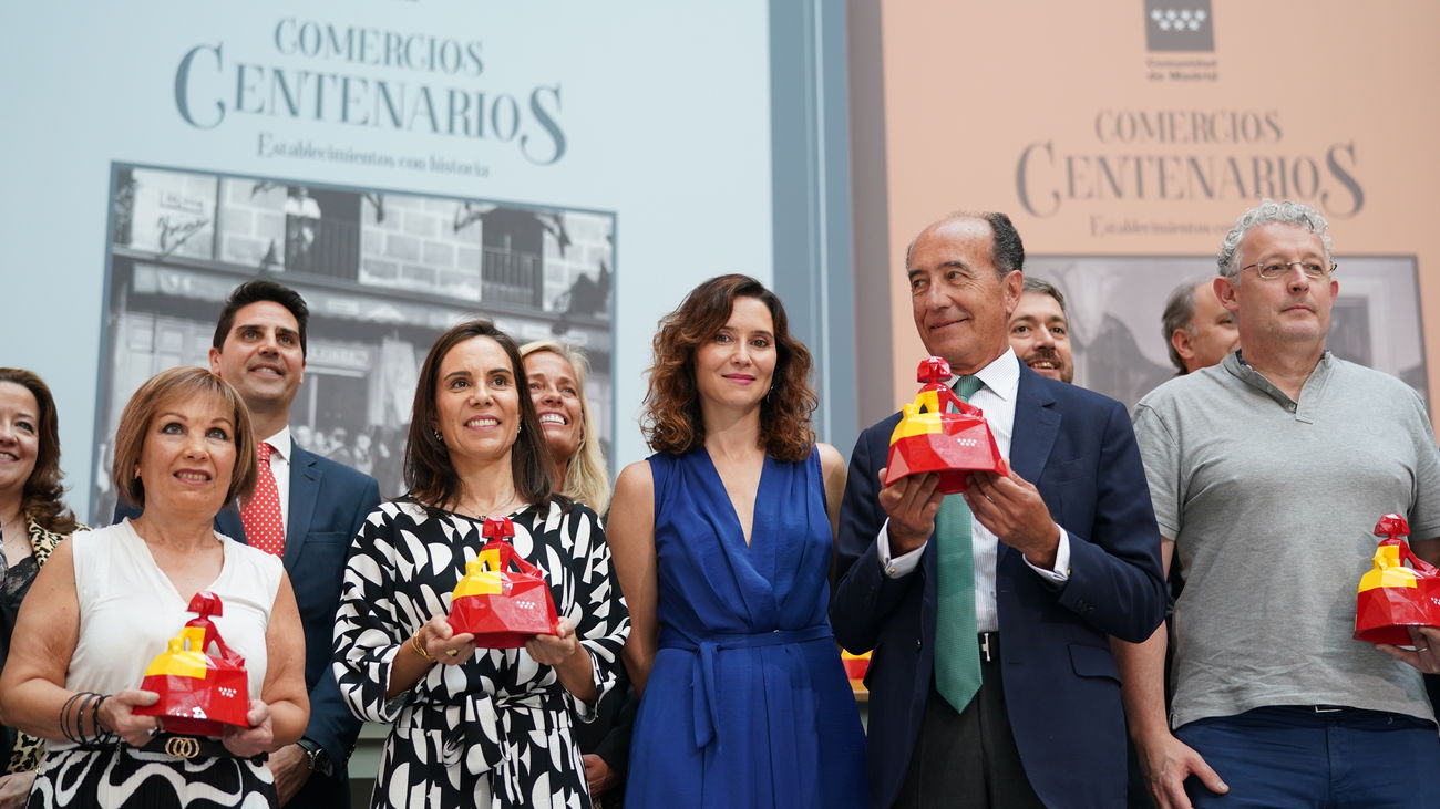 Ayuso anuncia un plan para revitalizar el pequeño comercio dotado con 20 millones