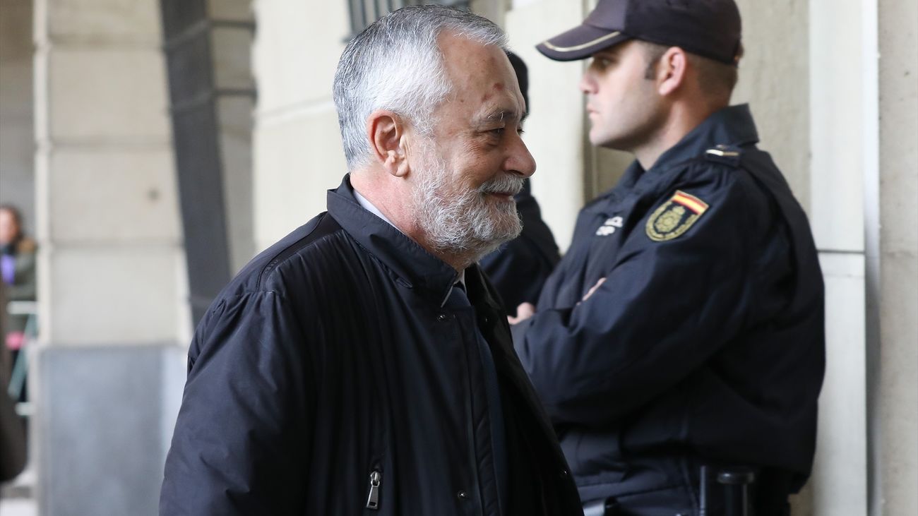 El TC plantea exonerar a Griñán por la malversación y reducir la inhabilitación a Chaves