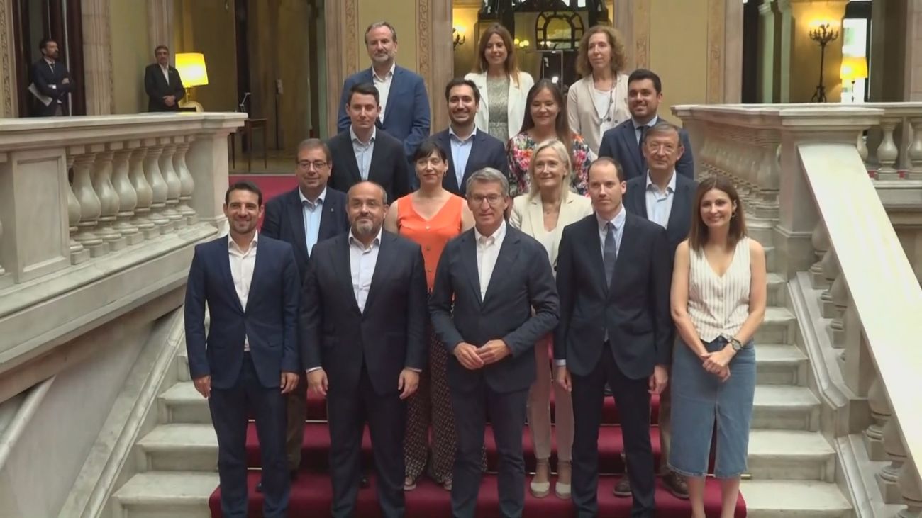 Núñez Feijóo critica al PSC por sus negociaciones con los independentistas