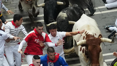Rápido y limpio, así ha sido el tercer encierro de los Sanfermines