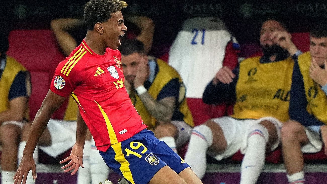 Lamine Yamal celebra un gol ante Francia en la Eurocopa 224
