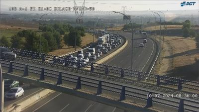 Un accidente en la A-1 ha provocado fuertes atascos a primera hora de este miércoles