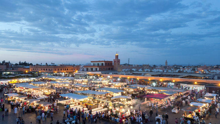 Plaza de Yamaa el Fna (Marrakech) / Boris Macek | WIKIPEDIA
