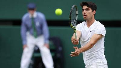 Alcaraz, finalista en Wimbledon tras remontar a Medvedev