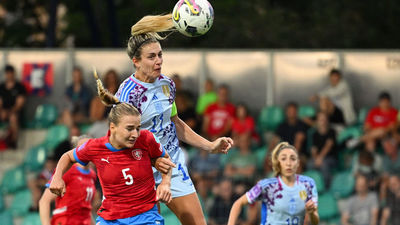 2-1. Una España femenina desconocida, remontada por Chequia