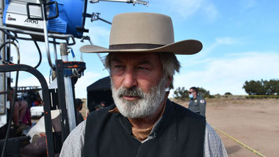 La defensa del actor, Alec Baldwin, pide desestimar su caso por "ocultación" de pruebas críticas