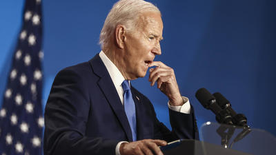 Biden dice que sigue en campaña pese a confundir a Zelenski con Putin y a Harris con Trump