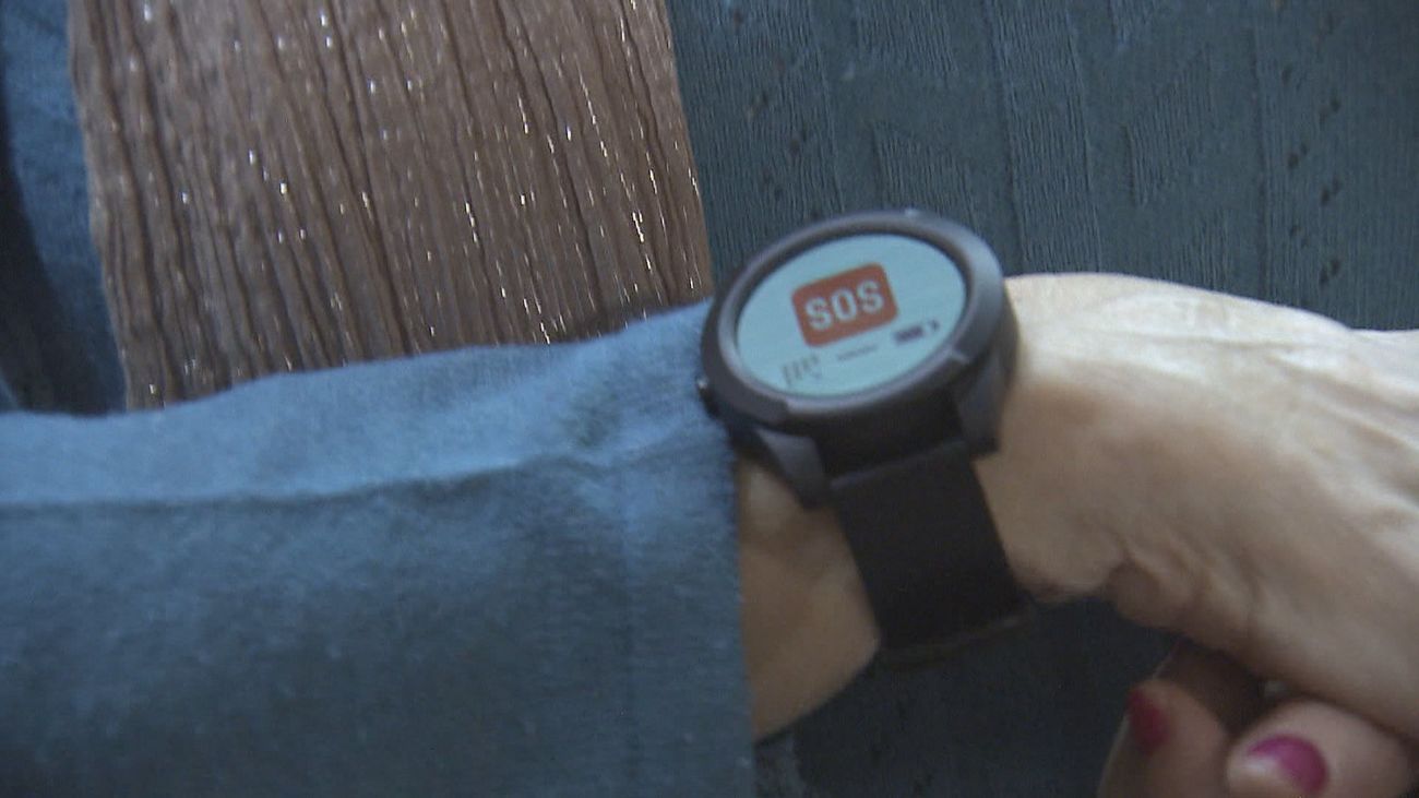 La Comunidad de Madrid instalará  400.000 equipos de teleasistencia avanzada para dependientes