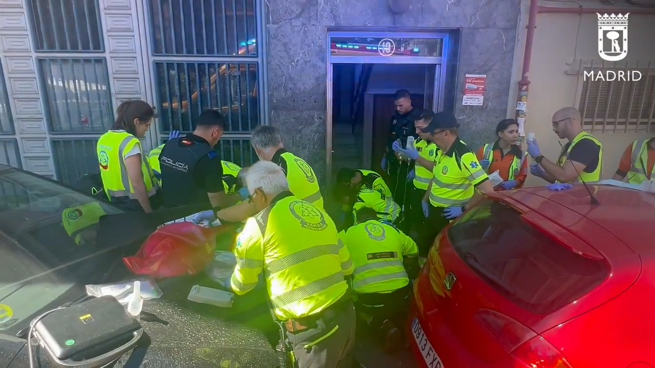 Un joven de 23 años herido grave al recibir al menos siete puñaladas en Puente de Vallecas