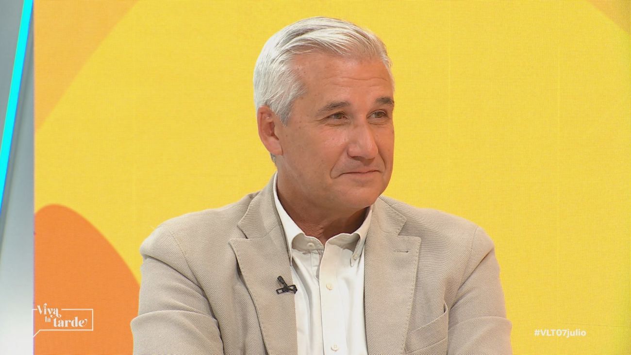 Las facetas más desconocidas de Víctor Arribas, el presentador que acaba de publicar un libro sobre el western