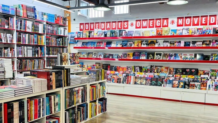 Interior de la  tienda Omega Center en Madrid / Archivo