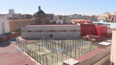 Los Salesianos de Estrecho tendrán que cerrar las pistas de pádel del colegio antes del 1 de agosto
