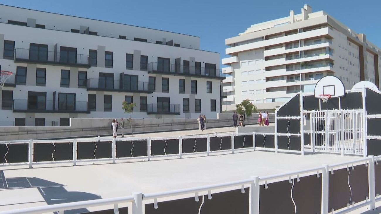 La Comunidad de Madrid dará prioridad para obtener vivienda a las familias con hijos