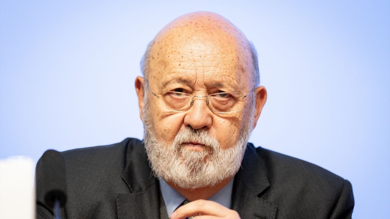 El Senado aprueba una comisión de investigación sobre el CIS de Tezanos