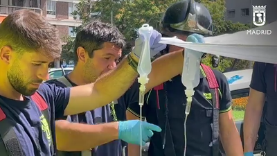 Muere una conductora de 79 años tras invadir el carril contrario y chocar contra dos coches en la plaza de Cataluña