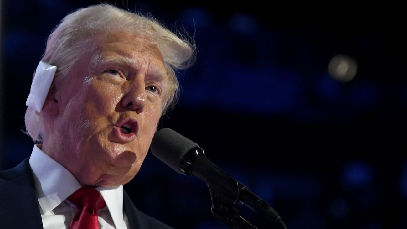 Demostración de fuerza de Donald Trump en su primer mitin como candidato electo