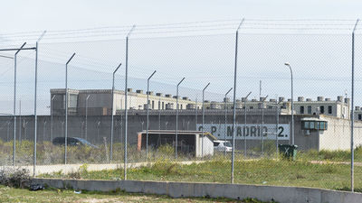 Un joven de 19 años provoca un incendio en su celda en Alcalá-Meco que termina con tres presos hospitalizados