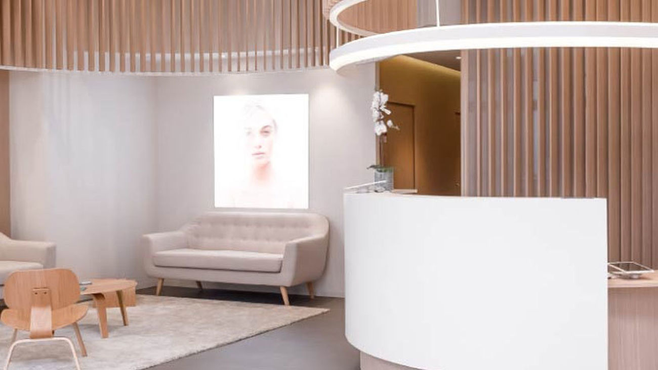 Cientos de afectados por el cierre inesperado de una cadena de clínicas de estética